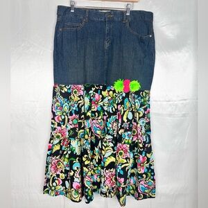 Tex Max Azria Denim & Floral Boho Maxi‎ Skirt Size 12
